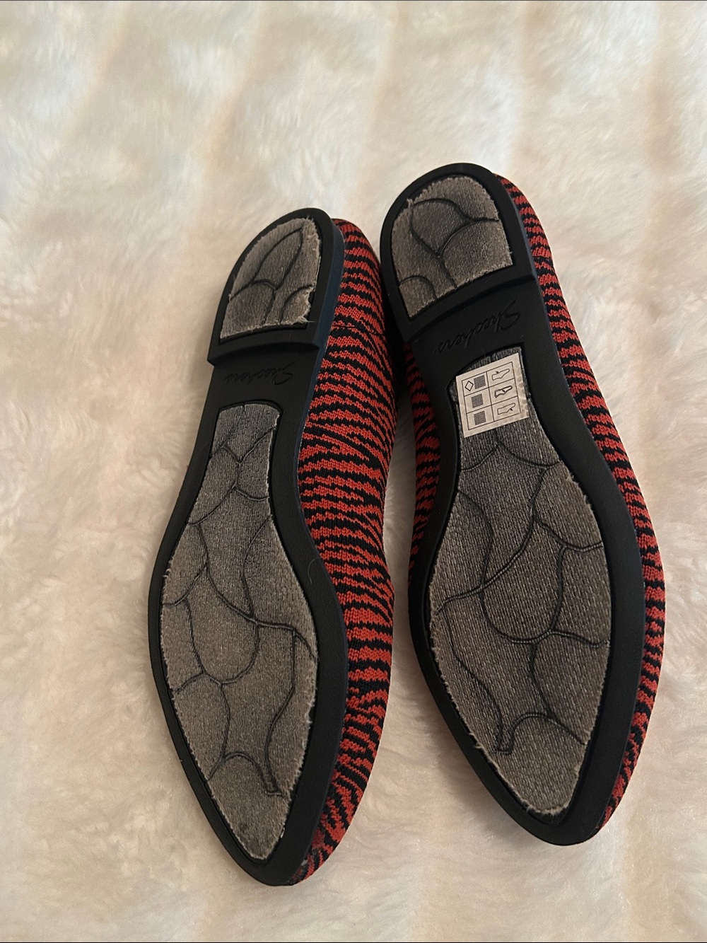 Skechers Women's Red and Black Knit Slip-On Loafers - Picture 3 of 4